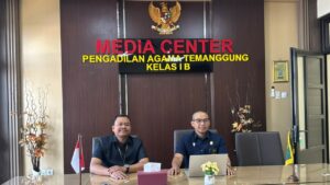 Wakil Ketua dan Hakim PA Temanggung Ikuti Pembinaan Daerah